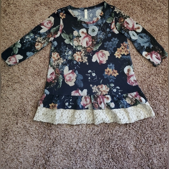 Vanilla Bay top - Picture 1 of 5